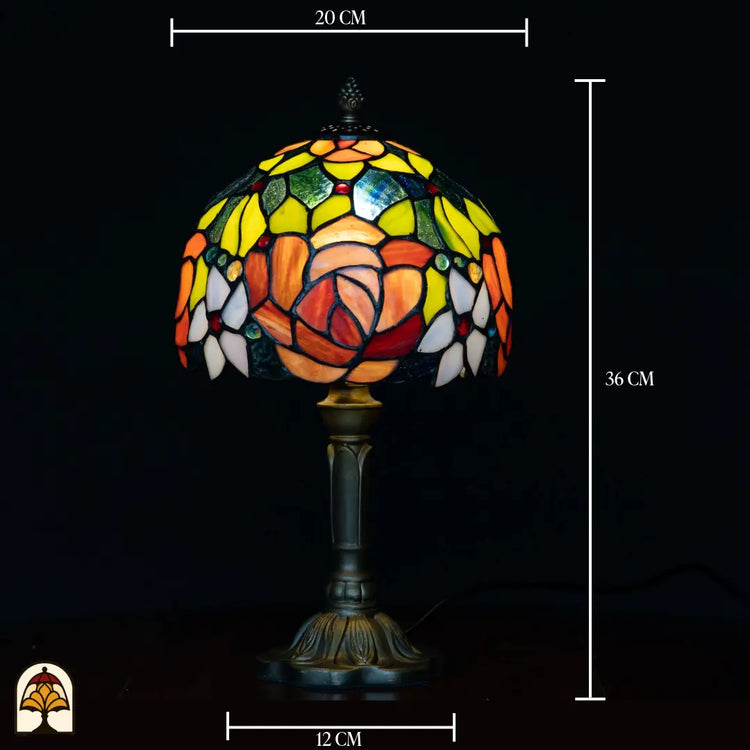 Maatafbeelding Tiffany tafellamp Fiore — kapdiameter ⌀20 cm, totale hoogte 36 cm, voetdiameter 12 cm