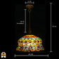 Tiffany lamp hanglamp met maatindicaties: diameter kap 45 cm, totale hoogte 90 cm, ketting 70 cm verstelbaar, plafondrozet 13 cm; verlichte kap met groene diamantglaskralen en lichtblauwe bloemkralen zichtbaar