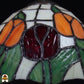 Close-up lampenkap Holland Golden Tulip onverlicht – tulpendetails in glas-in-lood